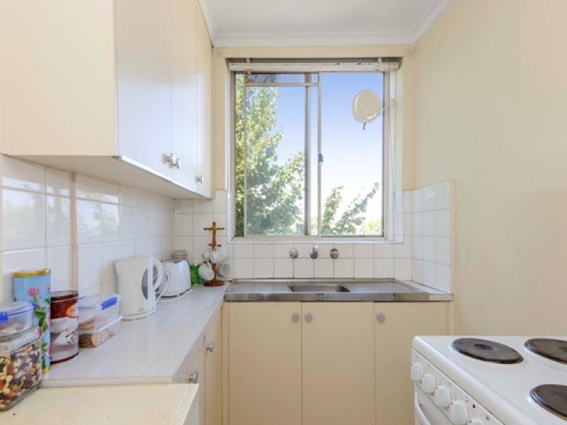 8/5 James Street, Box Hill image 5