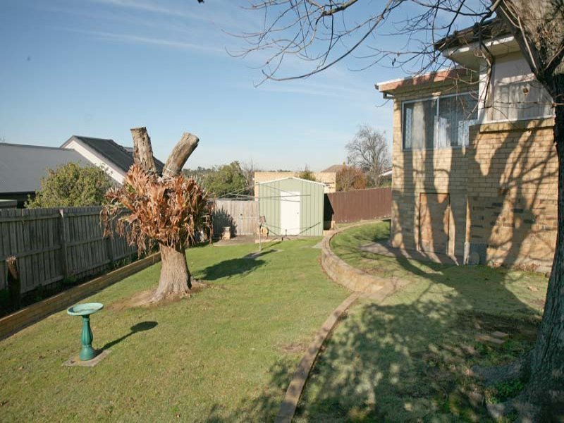 85 Leeds Street, Doncaster East image 3