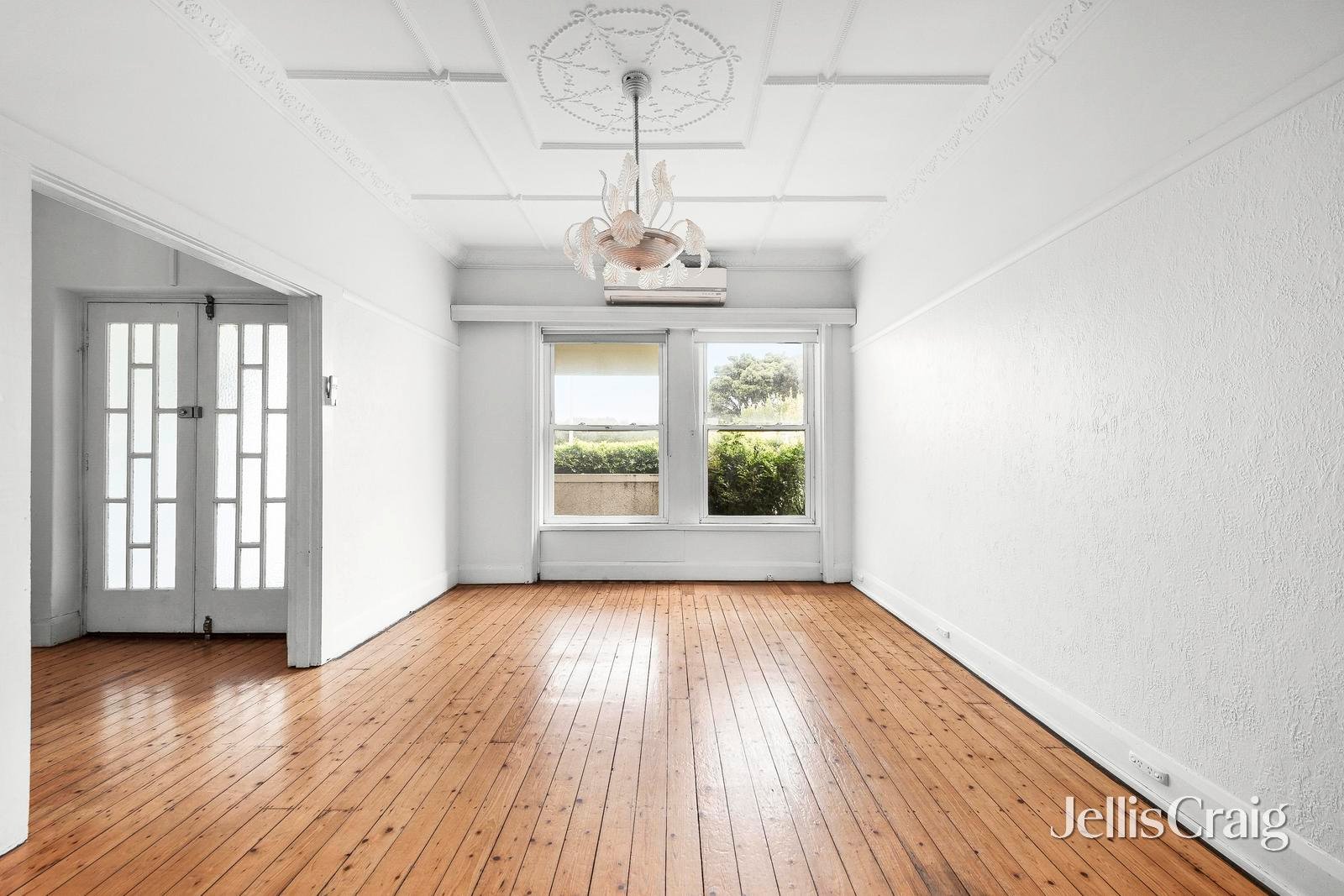 85 Marine Parade, Elwood image 3