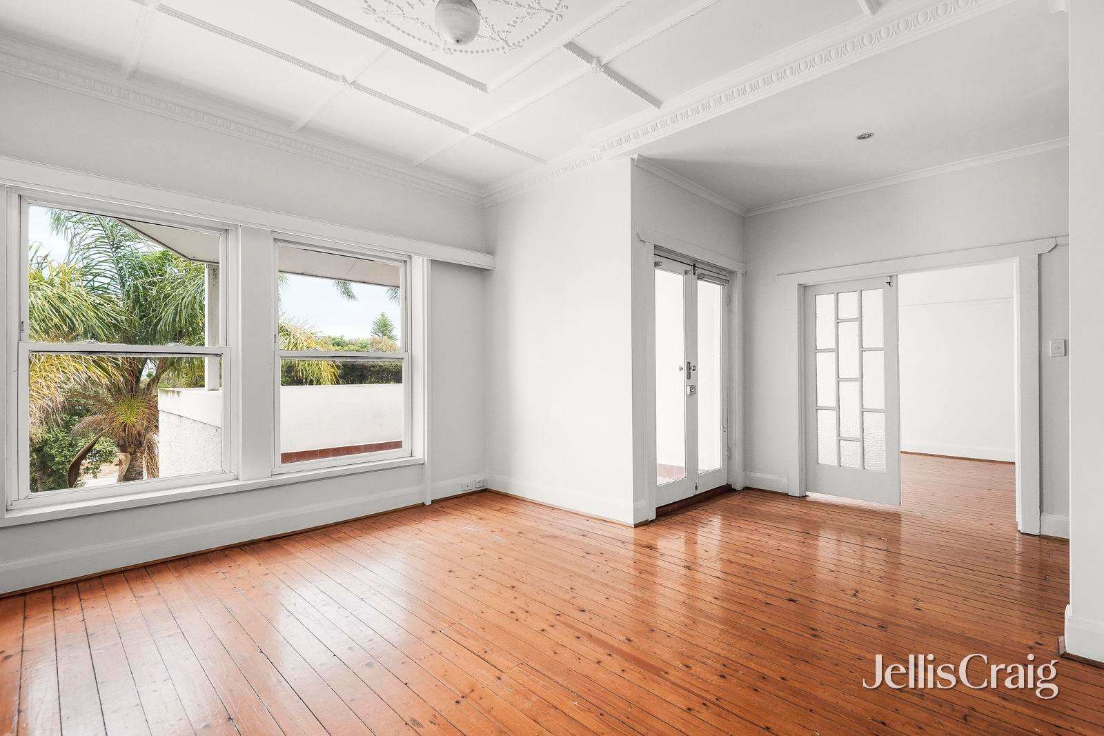 85 Marine Parade, Elwood image 9
