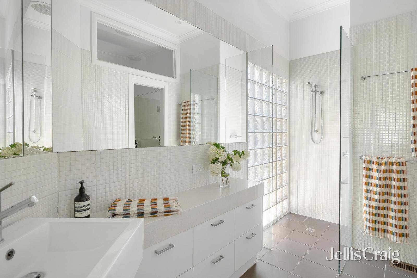 85 Paxton Street, Malvern East image 8