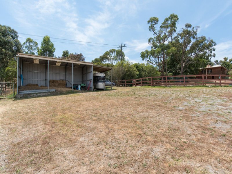 850-856 Warburton Highway, Seville East image 7