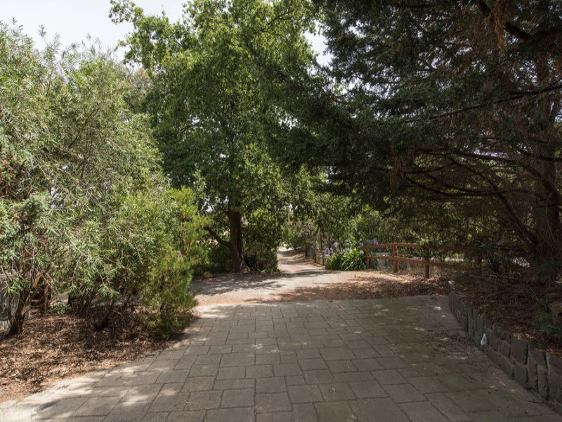 850-856 Warburton Highway, Seville East image 17