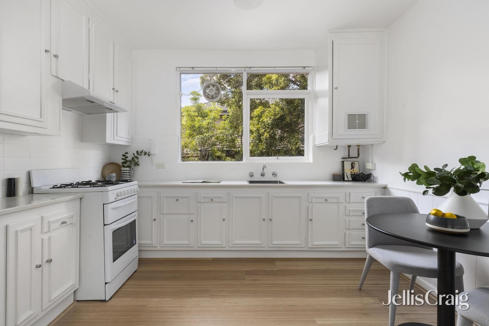 8/50 Leura Grove, Hawthorn&nbsp;East image 2