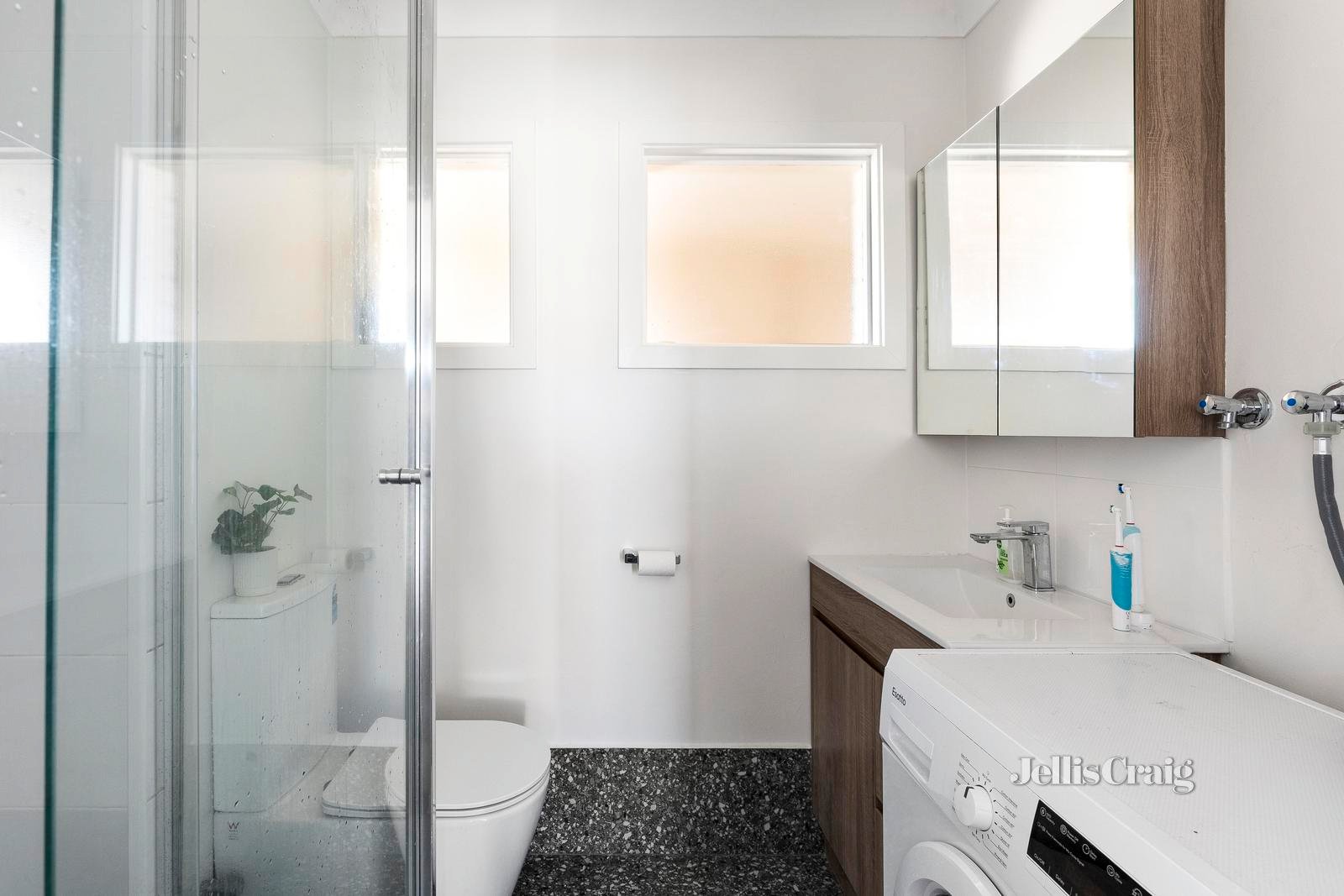 8/50 Normanby Avenue, Thornbury image 5