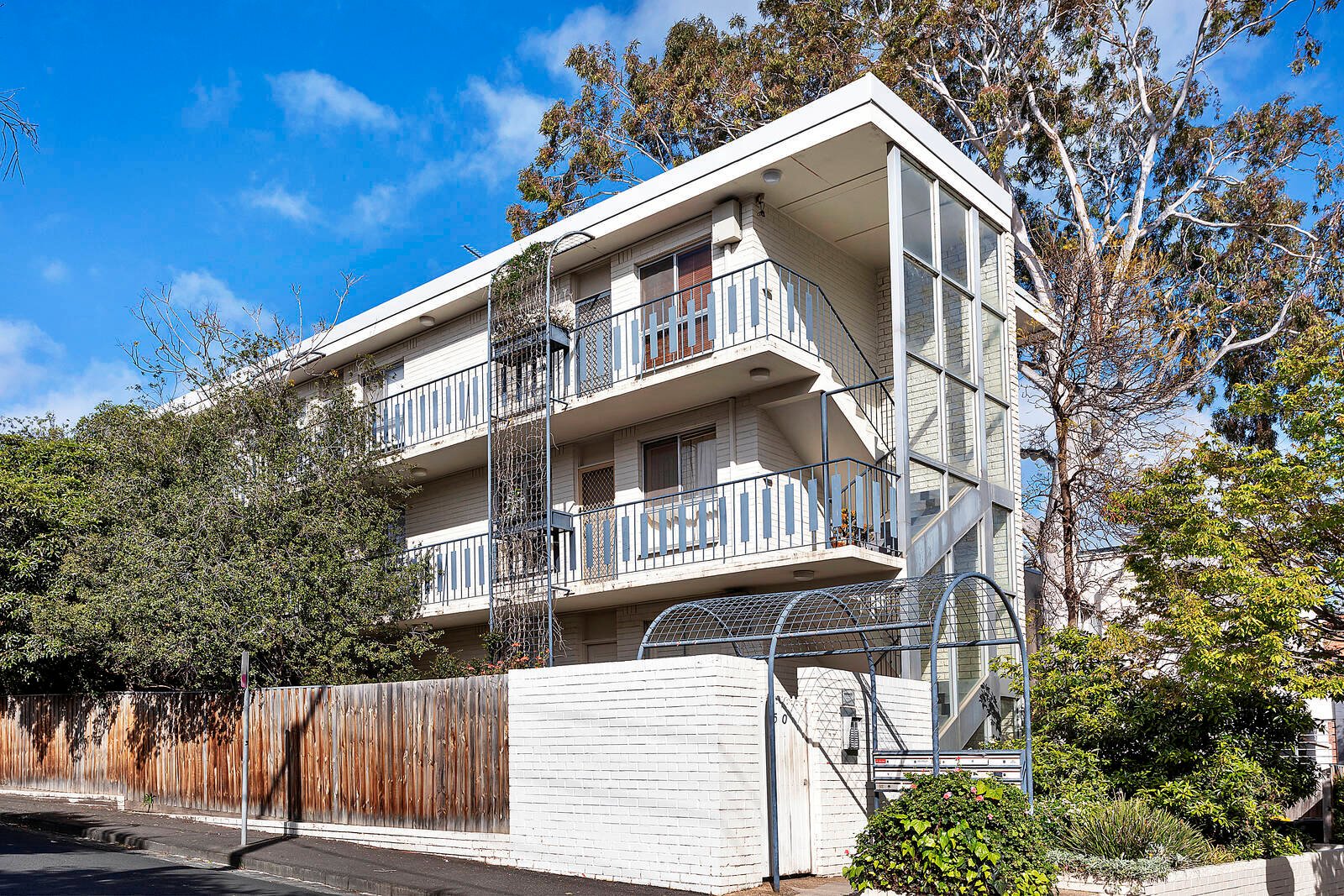 Property Gallery Thumbnail 6