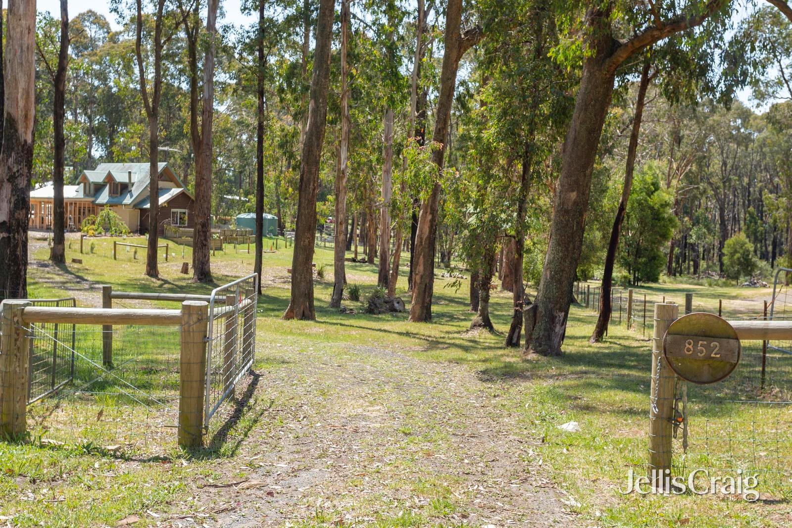 852 Whittlesea-Kinglake Road, Kinglake&nbsp;West image 1