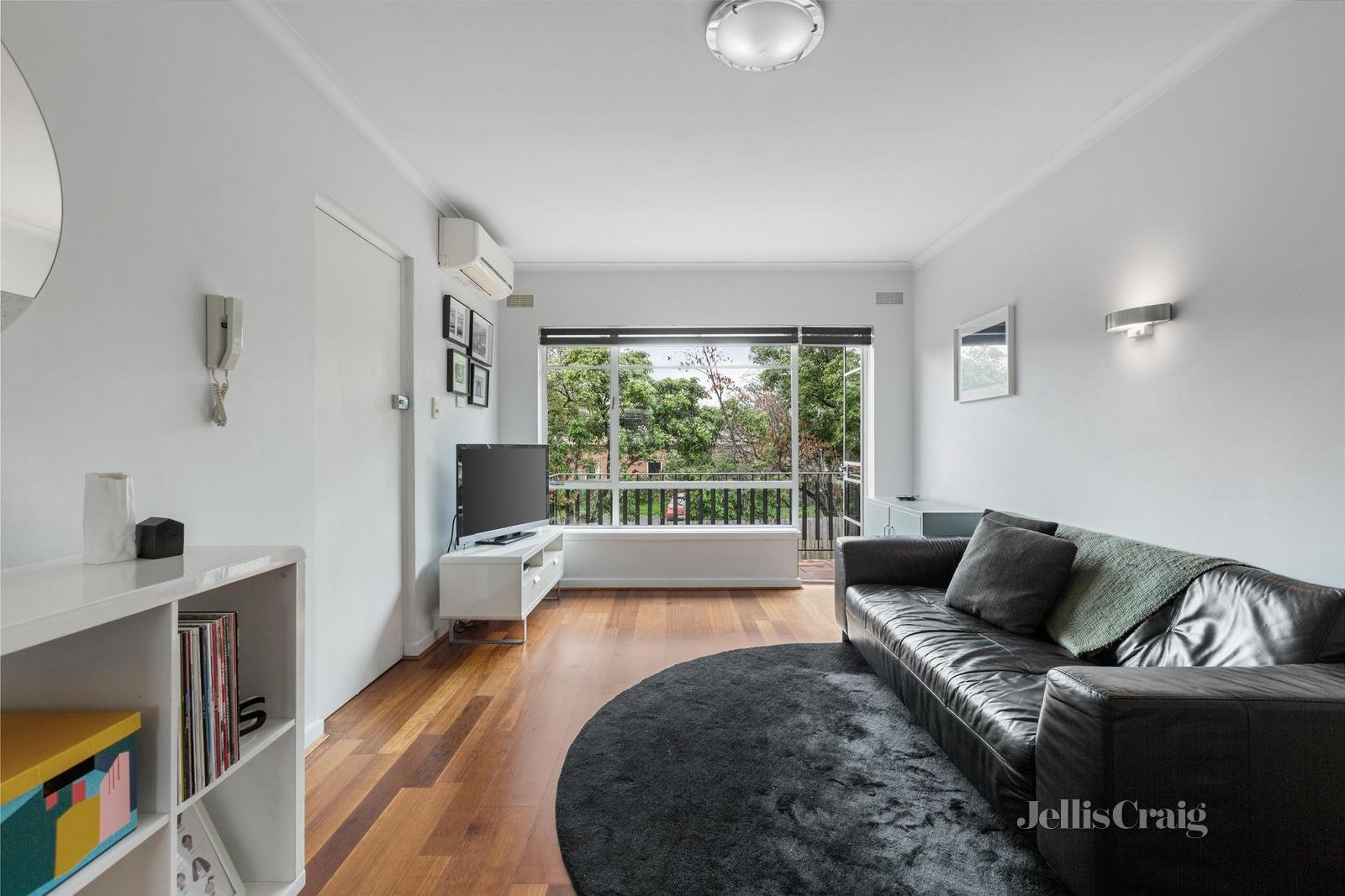 8/53 Grove Road, Hawthorn image 2