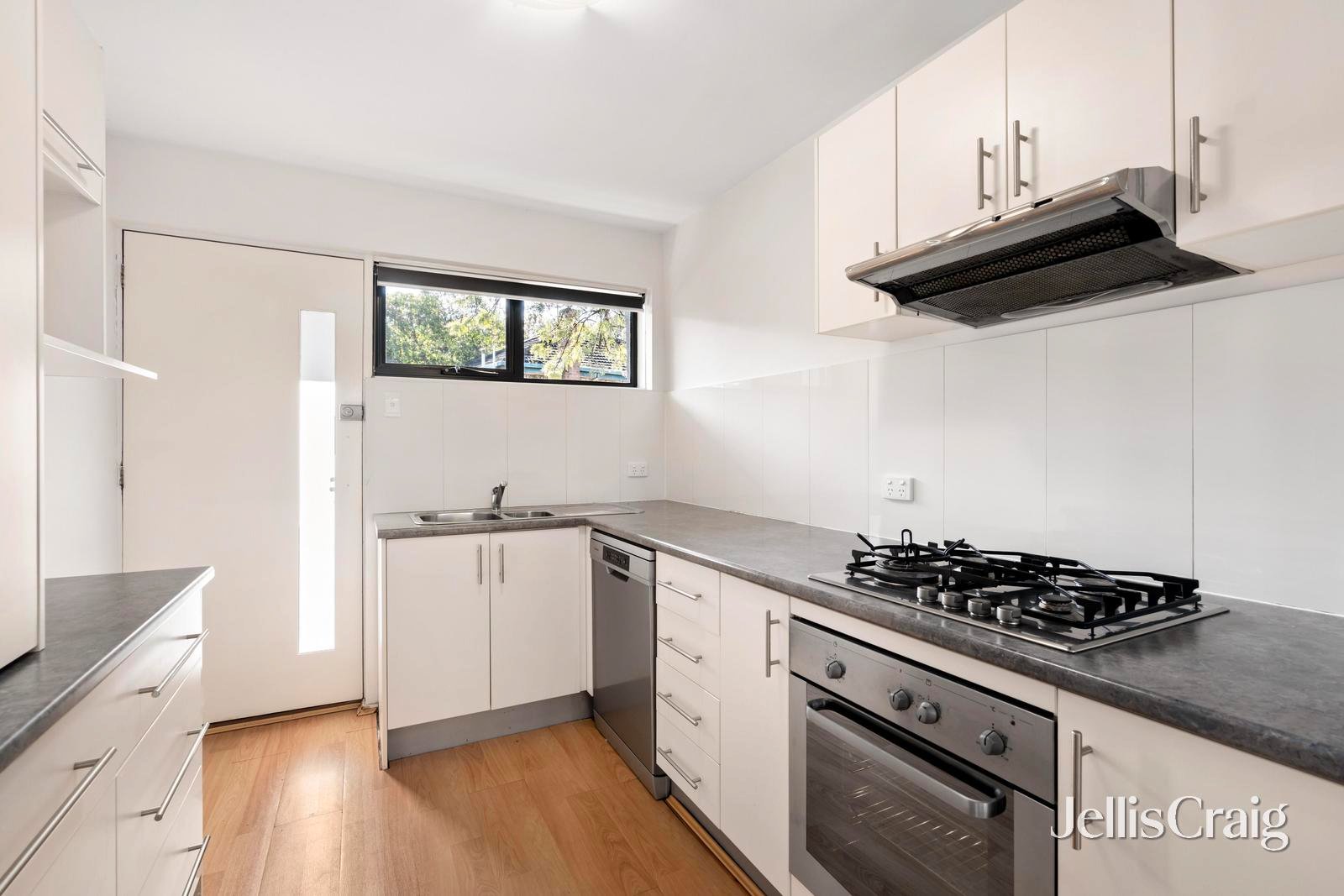 8/53 Kent Avenue, Croydon image 6