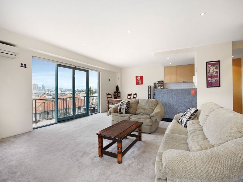 854/1 Esplanade West, Port Melbourne image 4