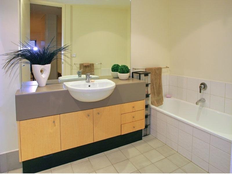854/1 Esplanade West, Port Melbourne image 5