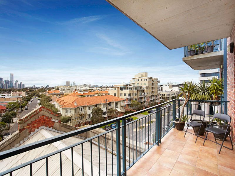 854/1 Esplanade West, Port Melbourne image 7
