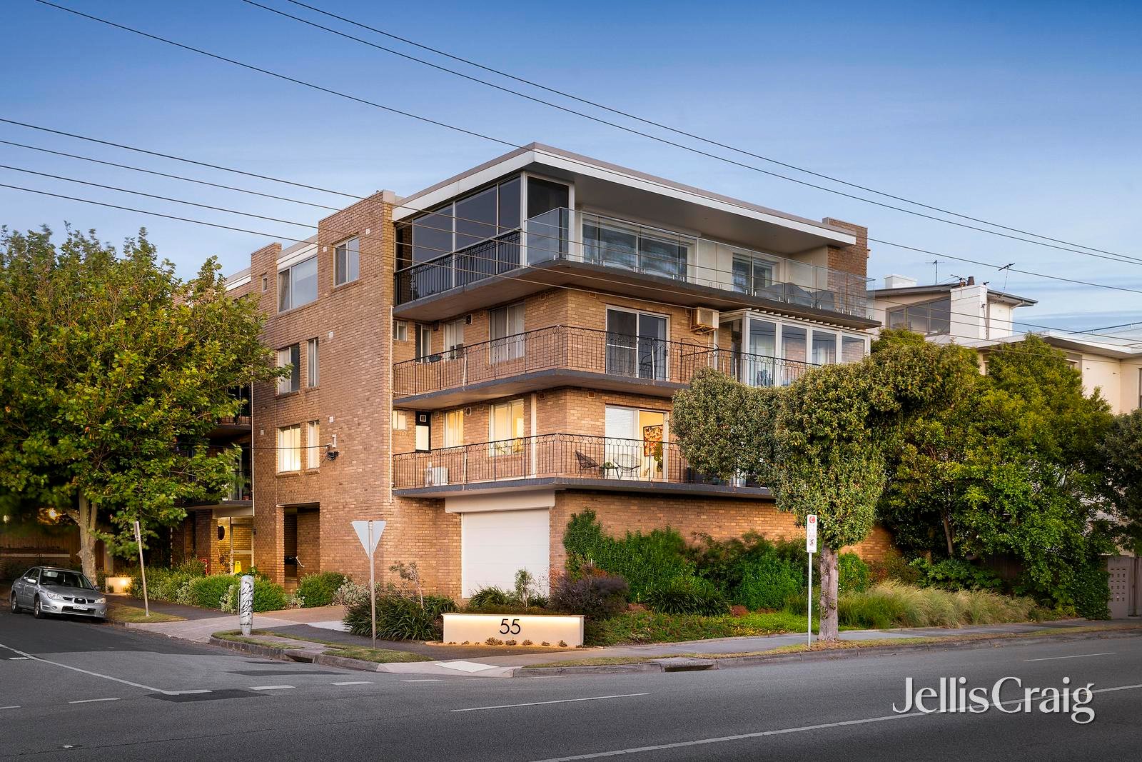 8/55 Ormond Esplanade, Elwood image 2