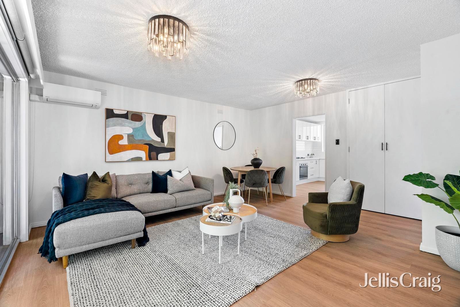 8/55 Ormond Esplanade, Elwood image 4