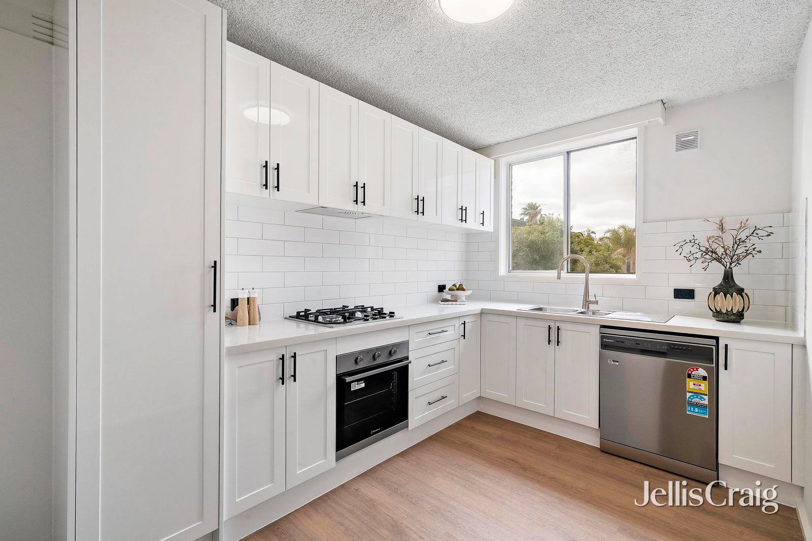 8/55 Ormond Esplanade, Elwood image 7