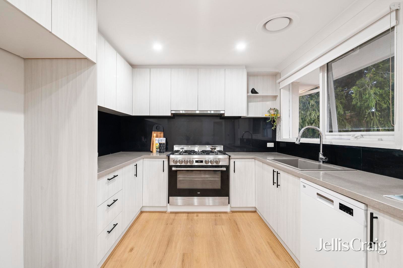 86 Allambanan Drive, Bayswater&nbsp;North image 5