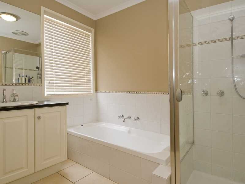 86 Ballarat Road, Hamlyn Heights image 6
