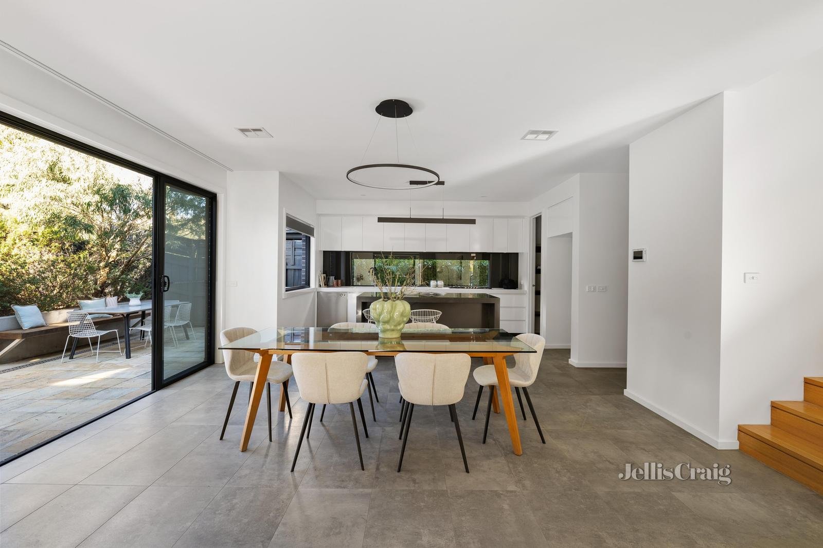 86 Bath Road, Glen Iris image 3