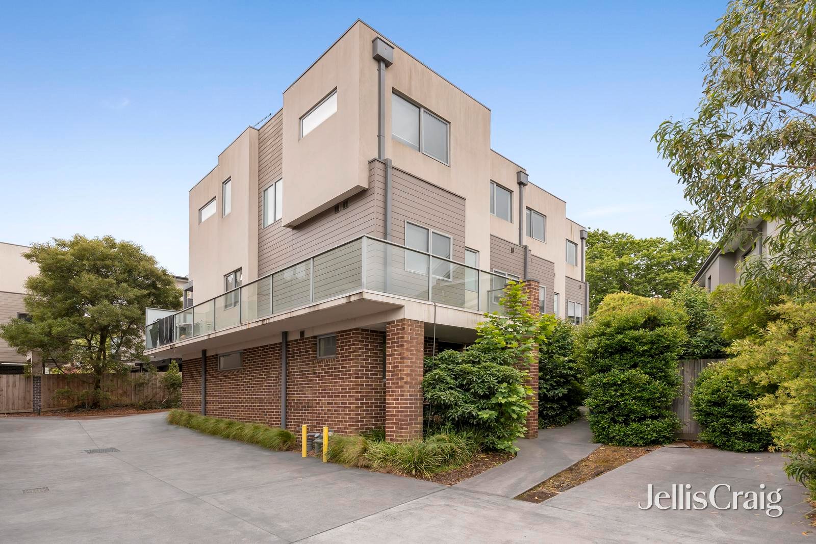 8/6 Berwick Street, Lilydale image 1