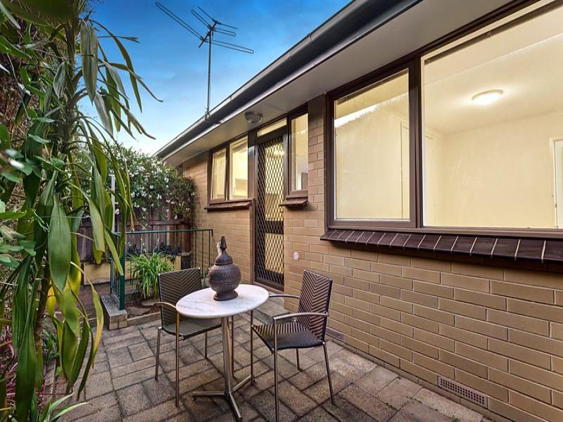 8/6 Essex Road, Surrey Hills image 4