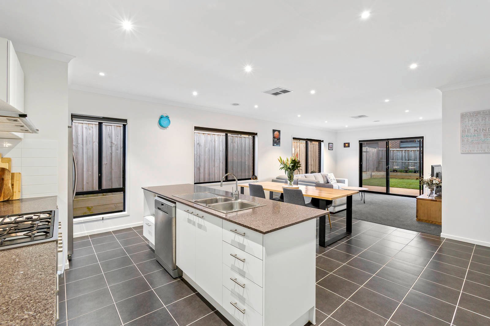 Property Gallery Thumbnail 3