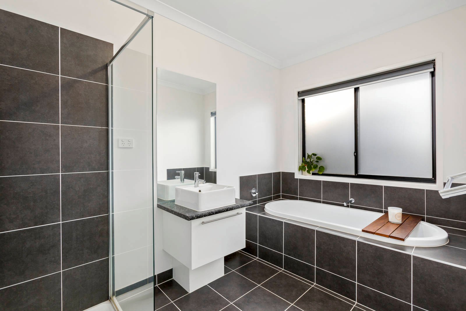 Property Gallery Thumbnail 8