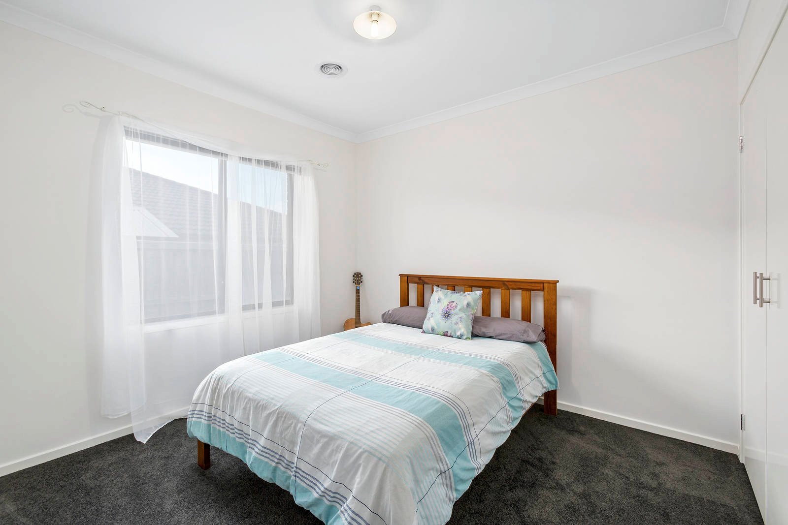 Property Gallery Thumbnail 9