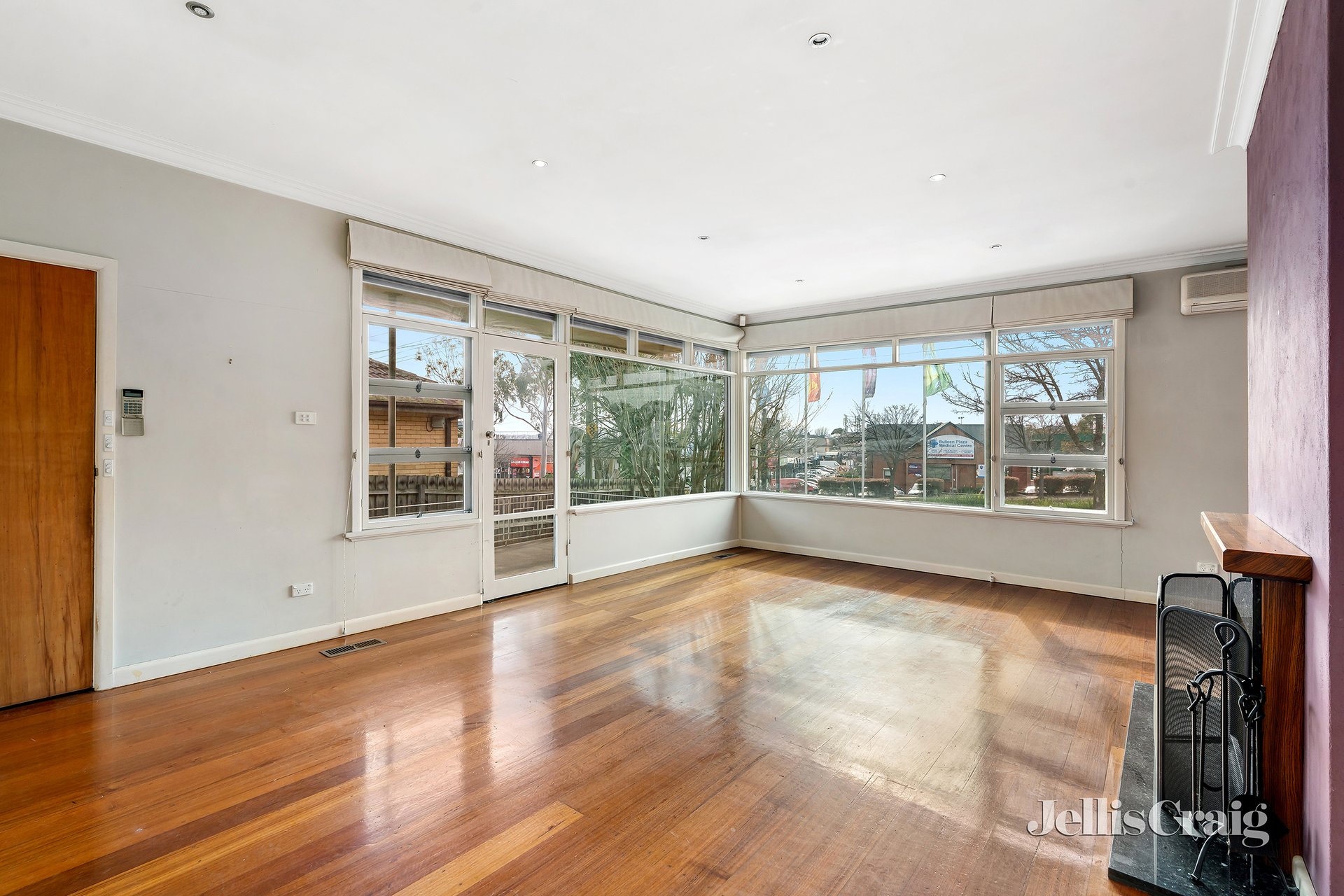 86 Manningham Road, Bulleen image 5