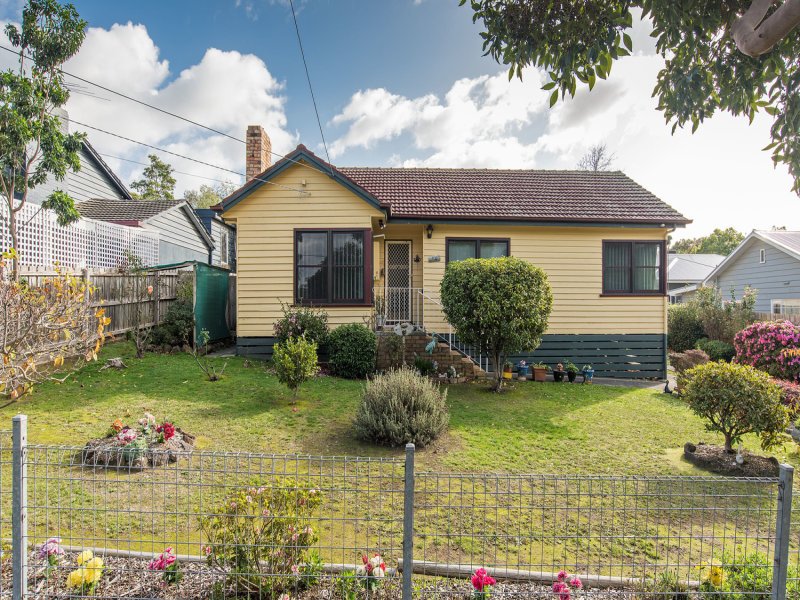 86 Mount View Parade, Croydon image 14