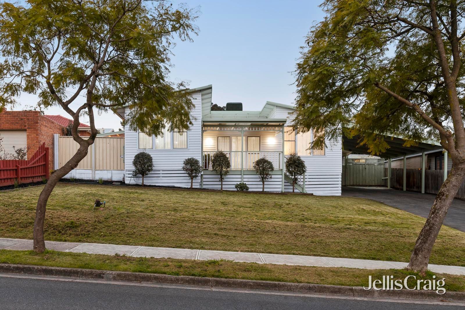 86 Nell Street, Greensborough image 1
