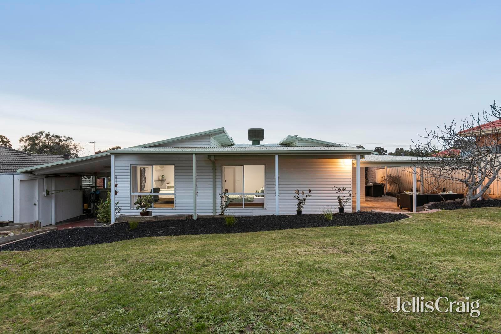 86 Nell Street, Greensborough image 5