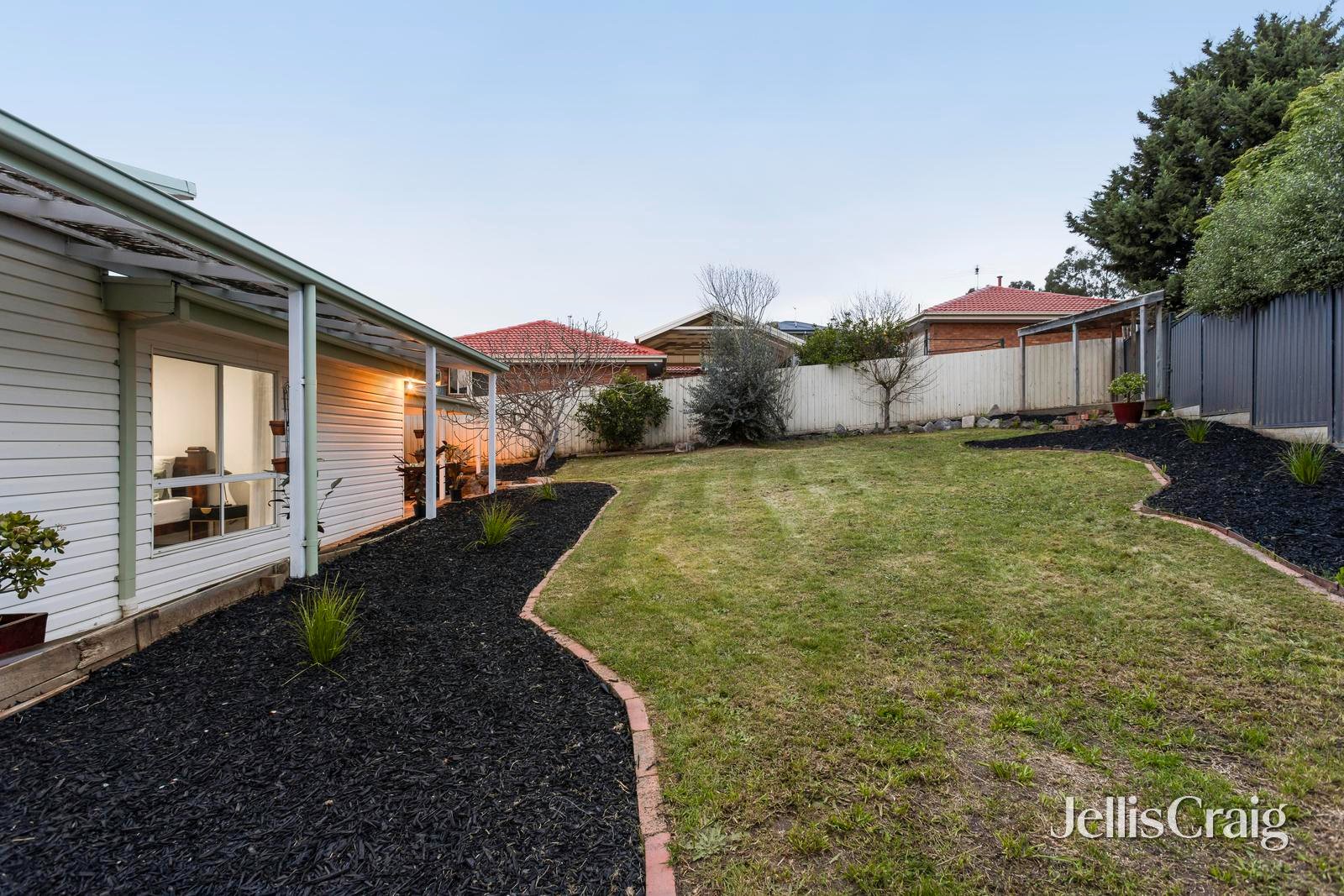 86 Nell Street, Greensborough image 6