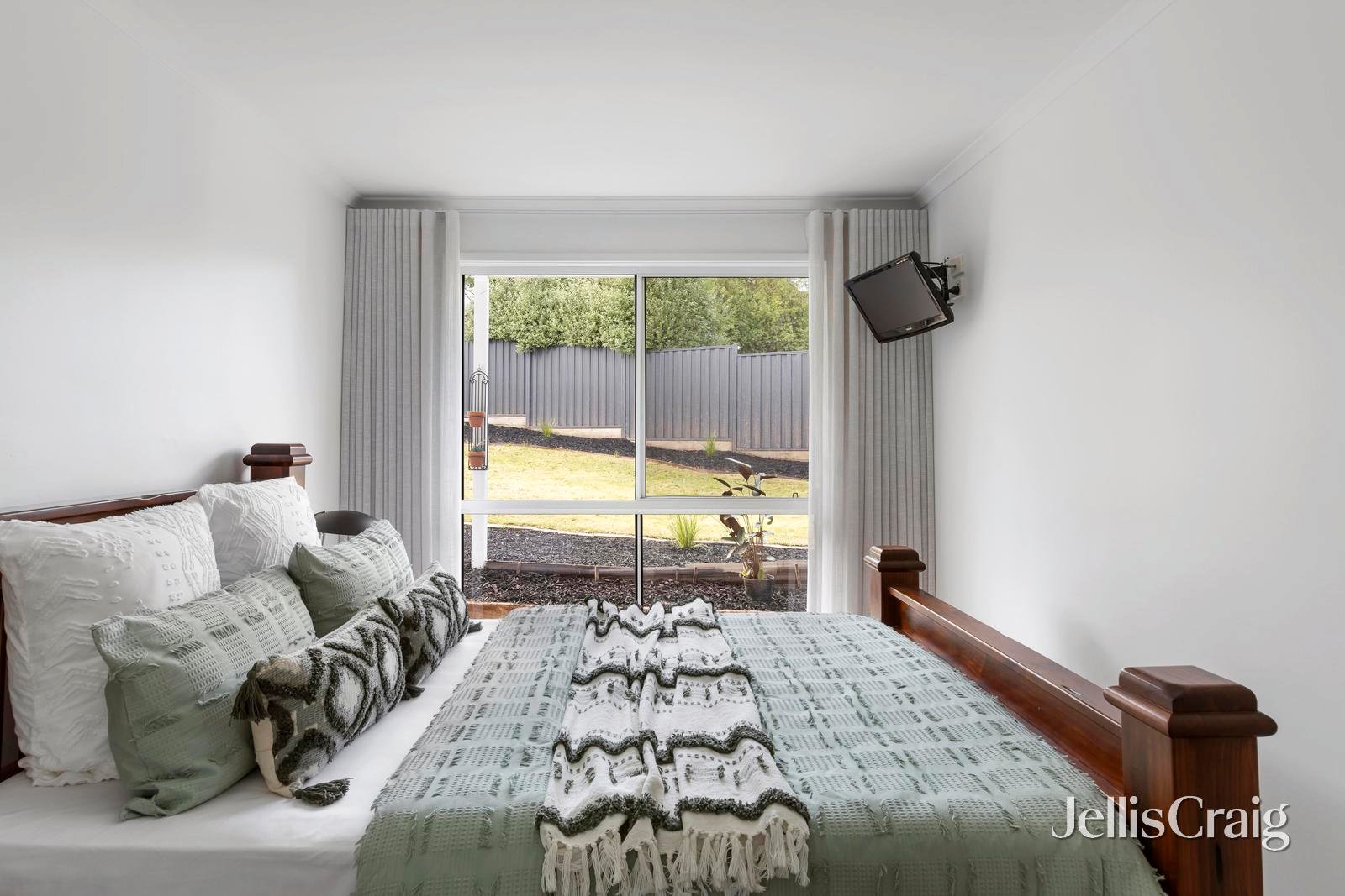 86 Nell Street, Greensborough image 15