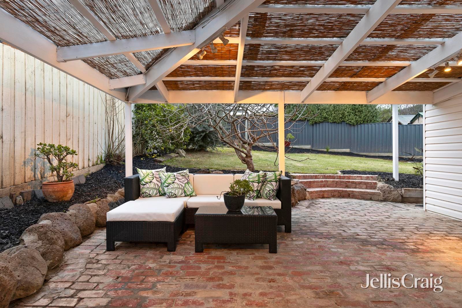 86 Nell Street, Greensborough image 18