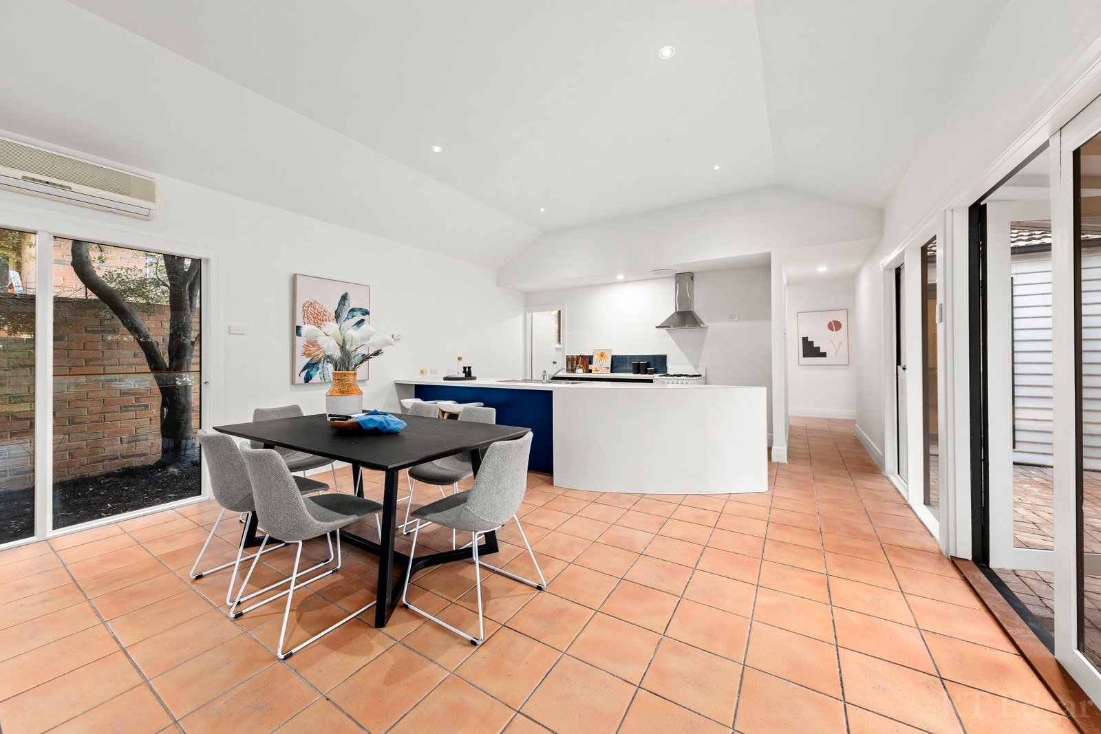 Property Gallery Thumbnail 5