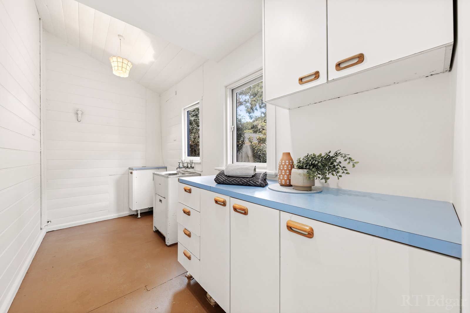 Property Gallery Thumbnail 12