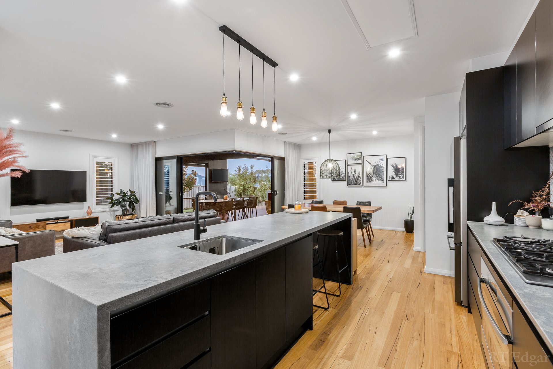 Property Gallery - Main Image
