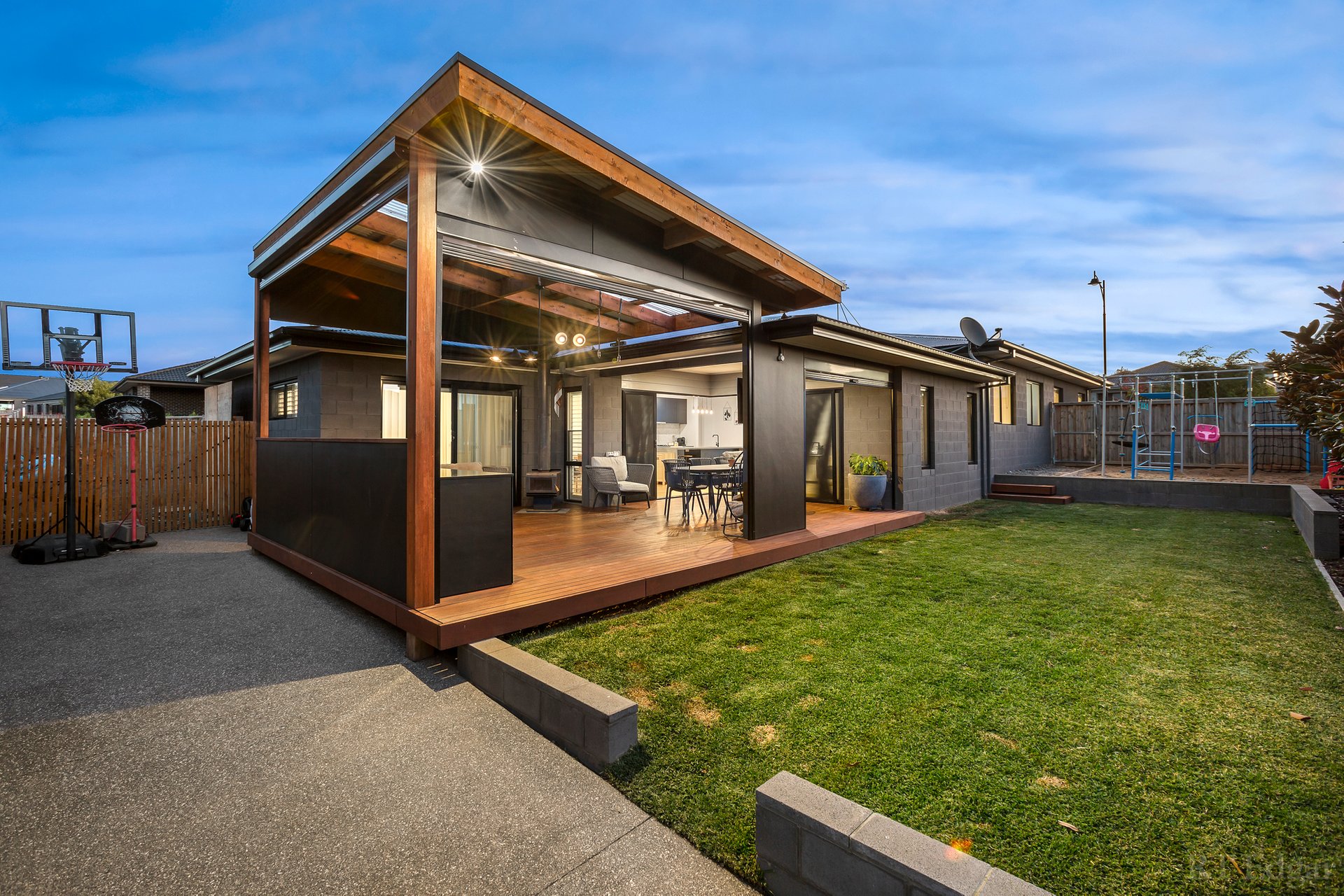 Property Gallery Thumbnail 3