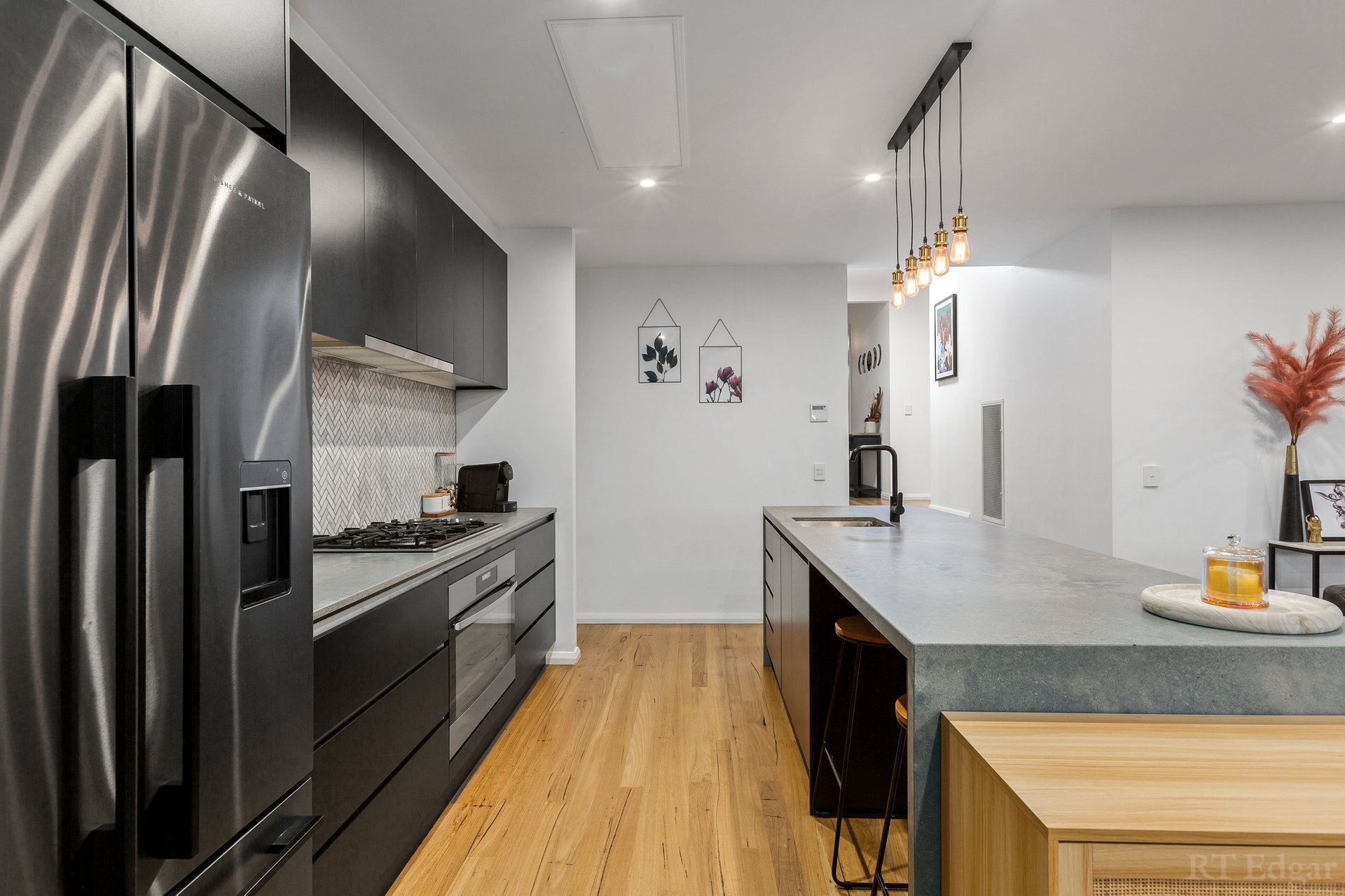 Property Gallery Thumbnail 6