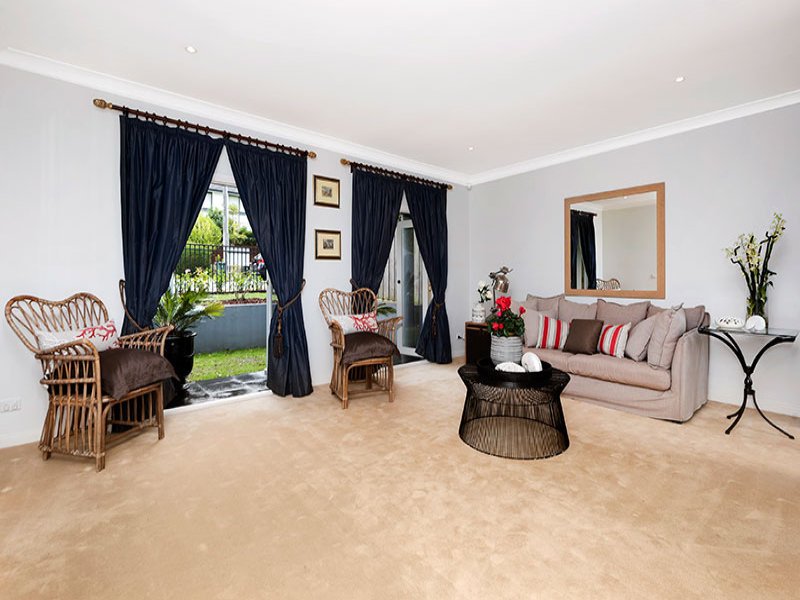 86 Rochester Road, Balwyn image 2