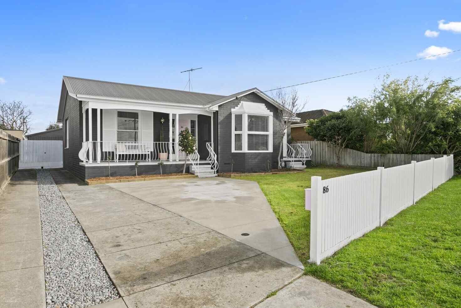 86 Sladen Street, Hamlyn Heights image 1