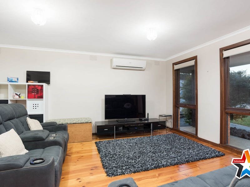 86 Taylor Road, Mooroolbark image 3