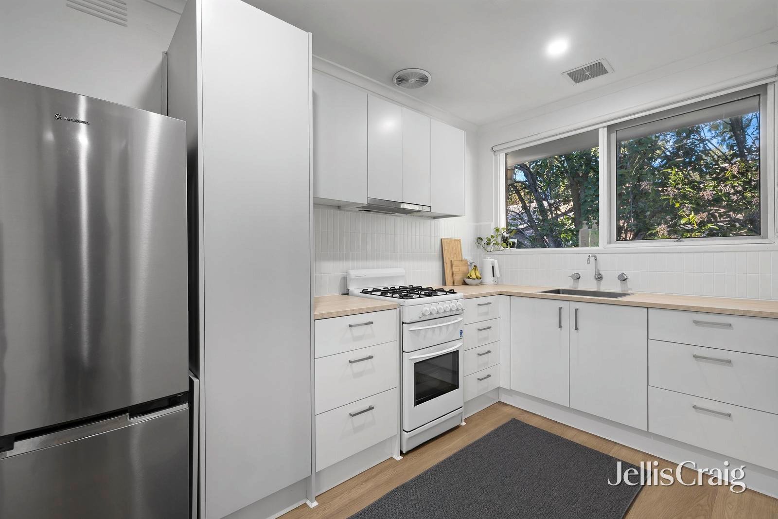 8/61 Doncaster East Road, Mitcham image 5