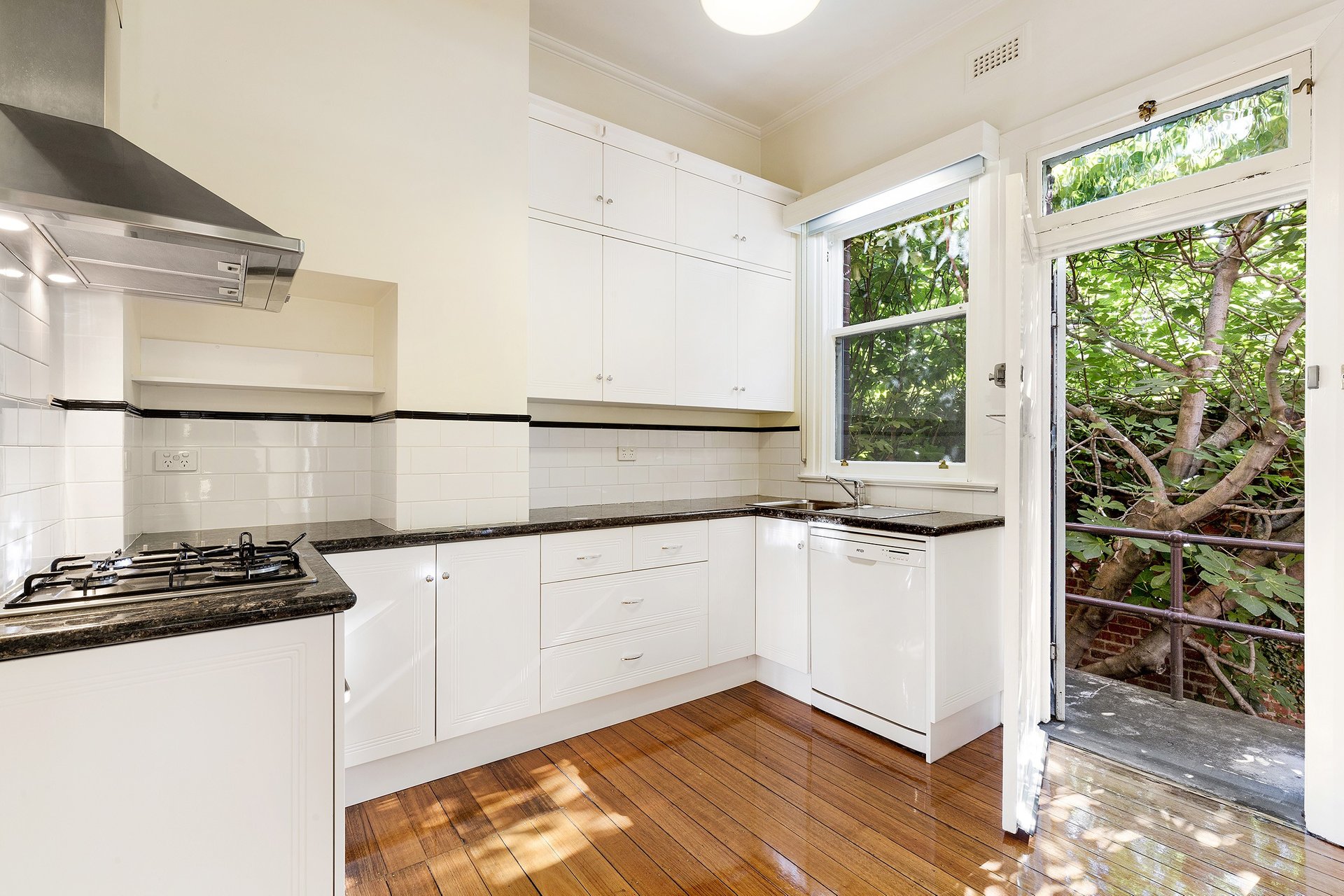 Property Gallery Thumbnail 4