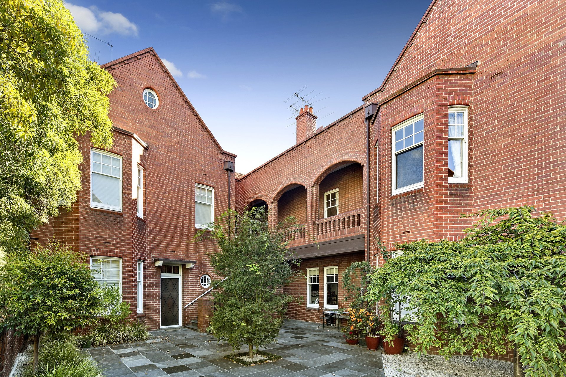 Property Gallery - Main Image