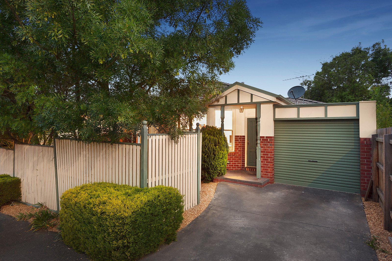 8/6365 Brown Street, Heidelberg VIC 3084