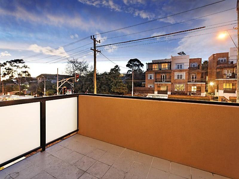 8/64 Riversdale Road, Hawthorn image 6