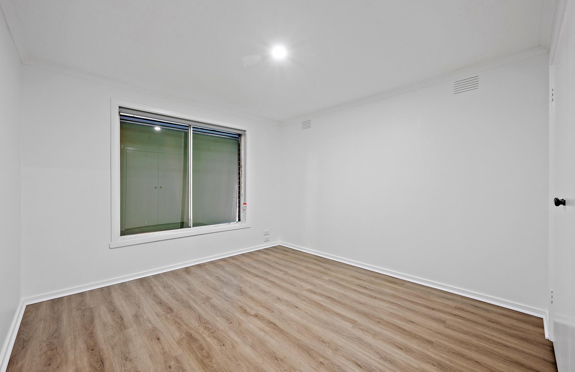 8/65 Hewish Road, Croydon image 6