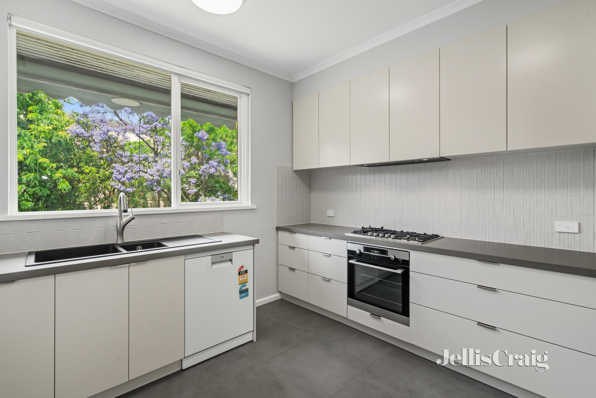 8/677 Toorak Rd, Toorak image 3