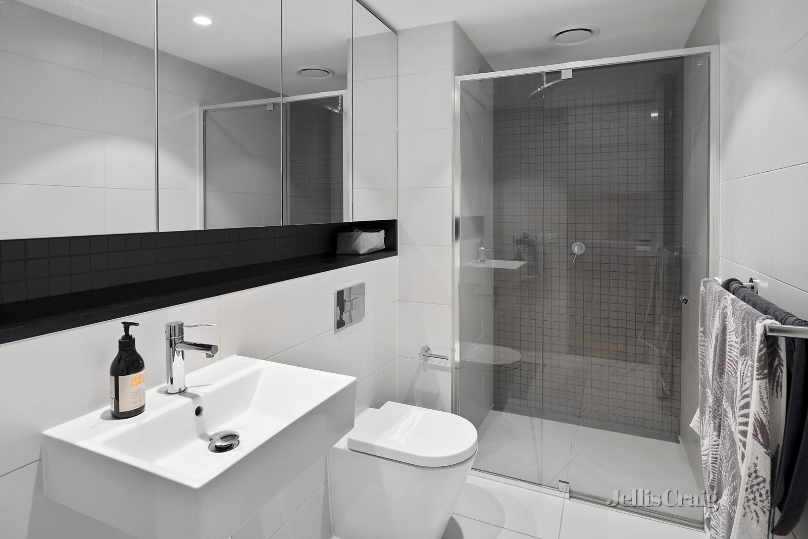 8/69 Little Oxford Street, Collingwood image 4